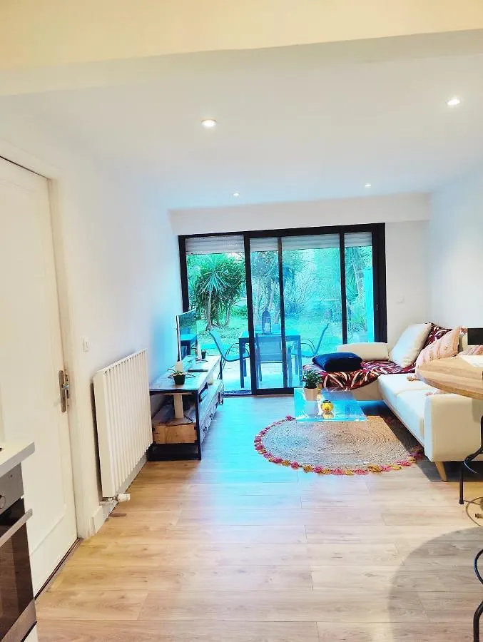 Garden Flat In Cannes Daire